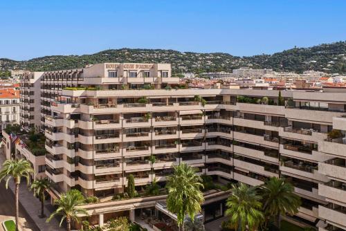 Hôtel Barrière Le Gray d'Albion - Hôtel - Cannes