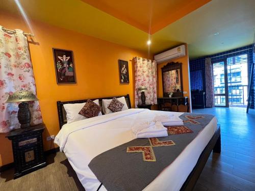 room detail thumbnail 0