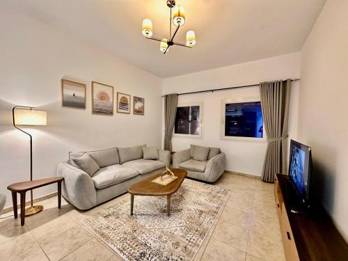 Cozy Family-Friendly 2BR in JVT, Dubaj (fotografie 2)