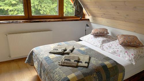 3 bedrooms, 8 beds