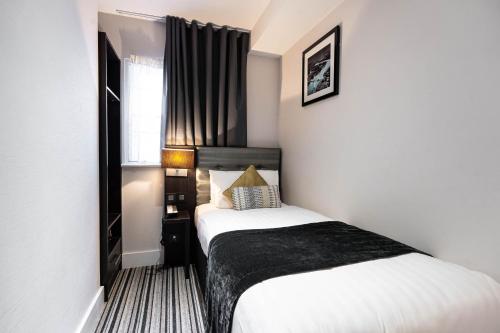 The W14 Hotel - image 11