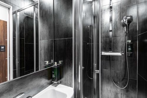 Habitación 2 camas, baño privado