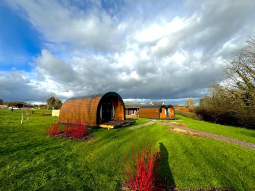 A szálláshely kívülről, Rowan Hobbit Pod at Cowbridge Cabins in Cowbridge
