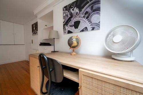Cozy Artist Loft - image 13