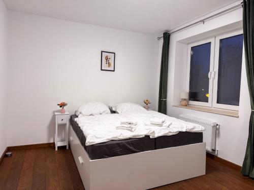 T&K Apartments - 8 Room Detached house - 6 min to Messe DUS - Private Parking, Düsseldorf (Foto 9)