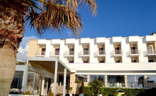 Hotel Serenella - 출입구