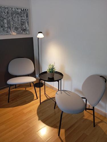 Hostal El Ninot - image 2