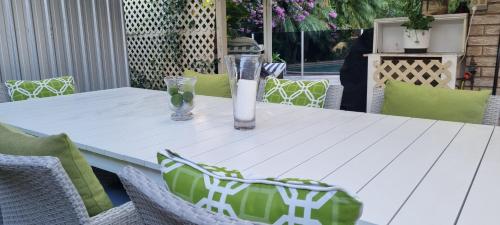 Gold Coast 6 BR House with Pool in Robina