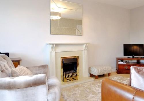 Fonthill Apartment - image 9