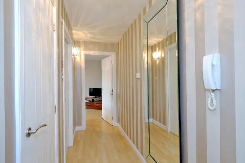 Fonthill Apartment - image 12