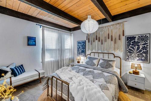 Apres All Day Stylish Retreat Near Beach & Slopes Apres All Day Stylish Retreat Near Beach & Slopes