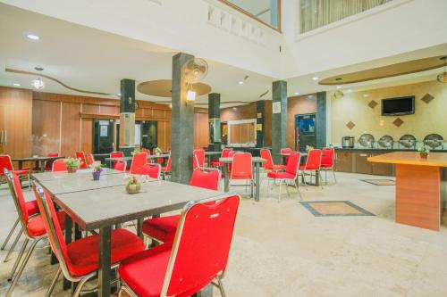 Restaurant, Townhouse Oak Ilir Timur I Near Ptc Mall in Palembang