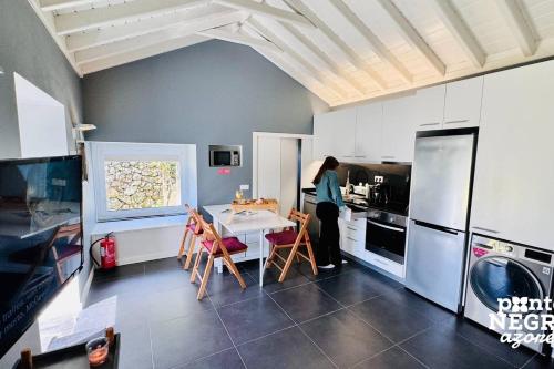 Recanto das 5 by PontaNegraAzores in โนสซาซิงยอรา โดปิลาร์