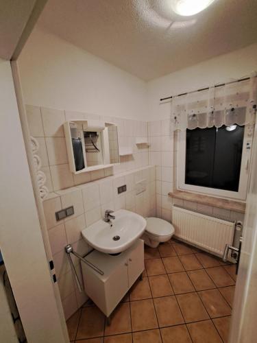 浴室, Family House in 萊法伊姆