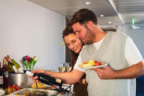 DFDS Mini Cruise Amsterdam - Newcastle - Amsterdam in IJmuiden