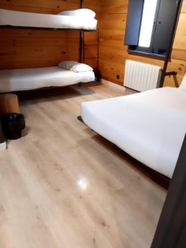 Hostal Erasmus by gaiarooms - image 14