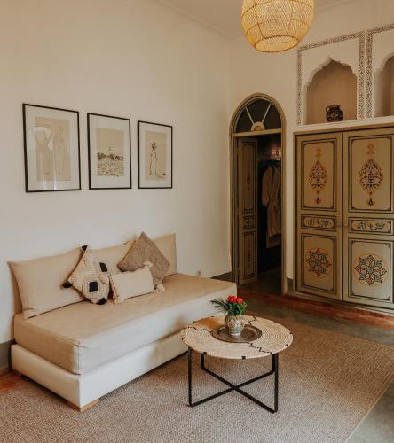 Riad Bamaga - Tap to explore photos