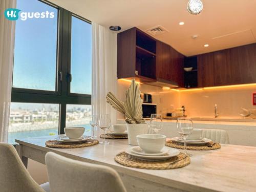 HiGuest - Coastal Luxury 2BR in La Mer Beachside Bliss near Bungalo34