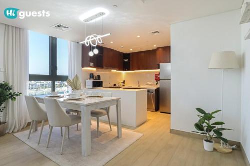 HiGuest - Coastal Luxury 2BR in La Mer Beachside Bliss near Bungalo34