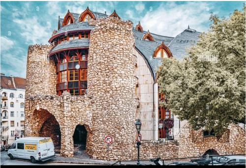 Deluxe Swan Stone Castle Apartment, Budapest