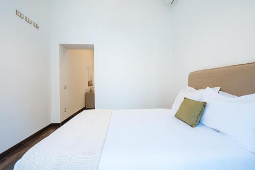 Apartment with Balcony image 9