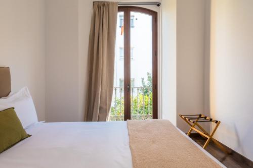 Apartment with Balcony image 8