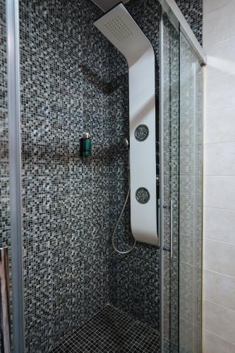 Apartment with Balcony image 5