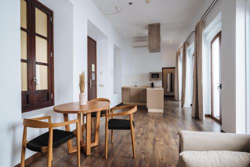 Deluxe Apartment image 7