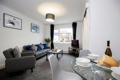 Cromwell-2 Bed Great for Contractors with Drive WiFi in Blaydon