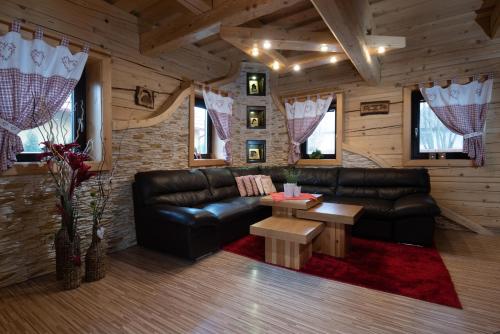 Zrub Veronika in Svaty Kriz