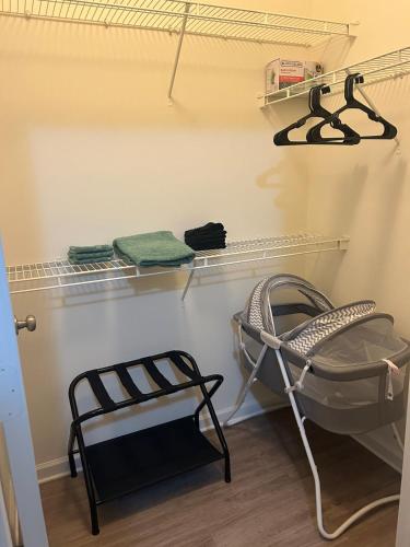 5 min UNCC, 15 min Uptown, 20 Min CLT Airport 5 min UNCC, 15 min Uptown, 20 Min CLT Airport