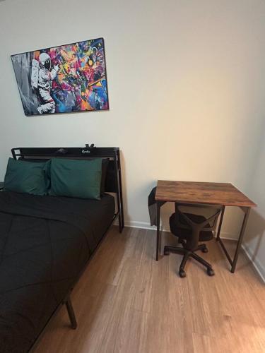 5 min UNCC, 15 min Uptown, 20 Min CLT Airport 5 min UNCC, 15 min Uptown, 20 Min CLT Airport