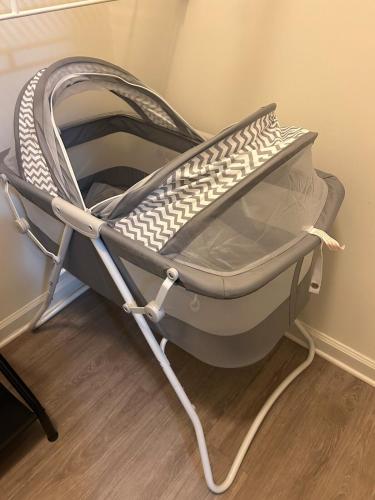 5 min UNCC, 15 min Uptown, 20 Min CLT Airport 5 min UNCC, 15 min Uptown, 20 Min CLT Airport