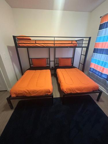 5 min UNCC, 15 min Uptown, 20 Min CLT Airport 5 min UNCC, 15 min Uptown, 20 Min CLT Airport