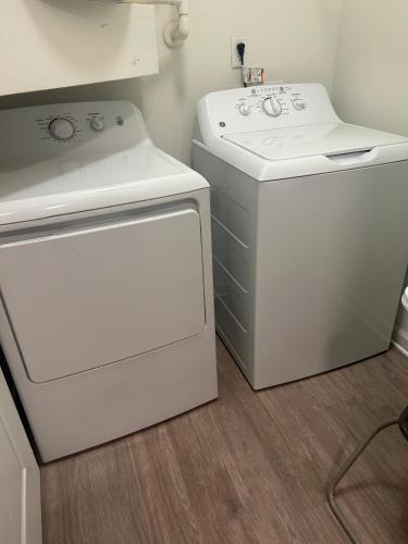 5 min UNCC, 15 min Uptown, 20 Min CLT Airport 5 min UNCC, 15 min Uptown, 20 Min CLT Airport