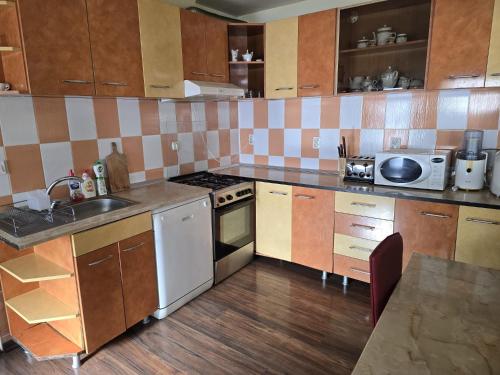 Pensiunea Casa cu Flori in 布蘭