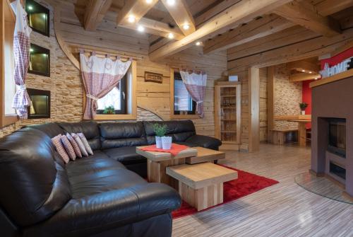 Zrub Veronika in Svaty Kriz