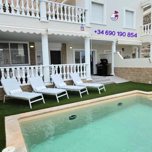 Luxury villa with private pool and cinema by Vapagó Tenerife