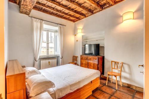 Flat with Lovely Views near Piazza Navona 1