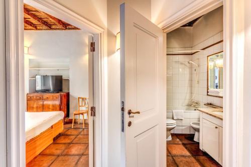 Flat with Lovely Views near Piazza Navona 4