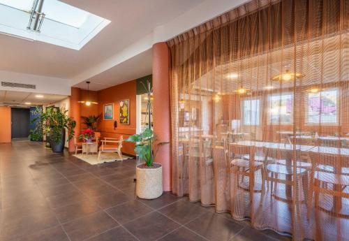 Ibis Budget Aix En Provence Est Sainte Victoire - image 9