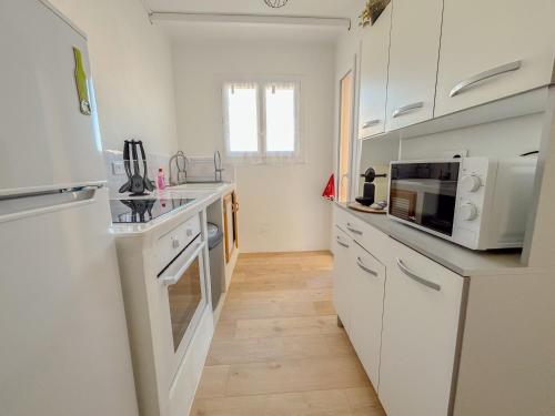 Facilities, Studio avec terrasse et parking a Saint-Raphael near Pizza Johnny