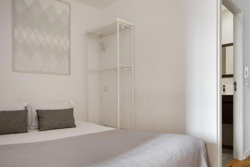 Mezzanine Studio in the City Center 5