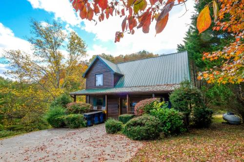 Take A Hike Serene 3BR Cabin Retreat in Sevierville, USA