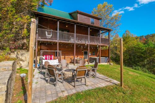Take A Hike Serene 3BR Cabin Retreat in Sevierville, USA