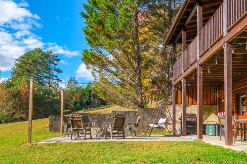 Take A Hike Serene 3BR Cabin Retreat in Sevierville, USA