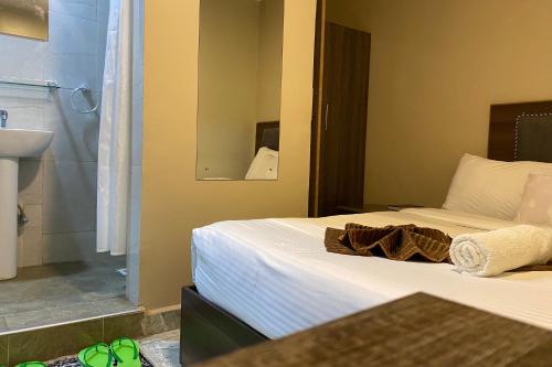 Clavina Hotel Room Type - Standard Double Room