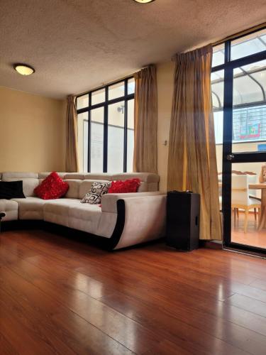 Casa Colon Quito Bed & Breakfast Hostel in เบลิซาริโอ เกเบโด