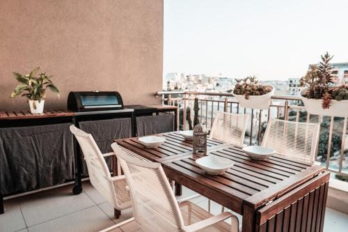 Luxury & spacious 3 bedroom, large balcony KBAS1-3 2