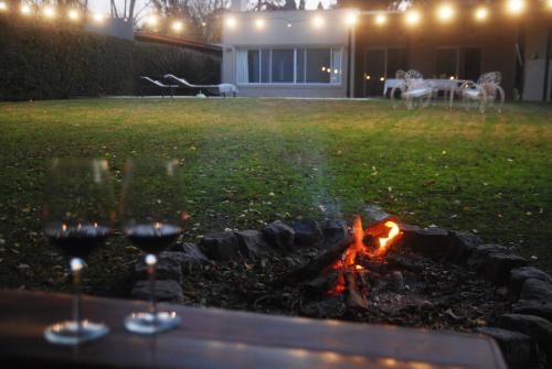 Divina casa con parque y Piscina climatizada en mini barrio cerrado